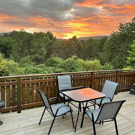 Beautiful 2 Bedroom Lodge With Stunning Views Blair Atholl Esterno foto