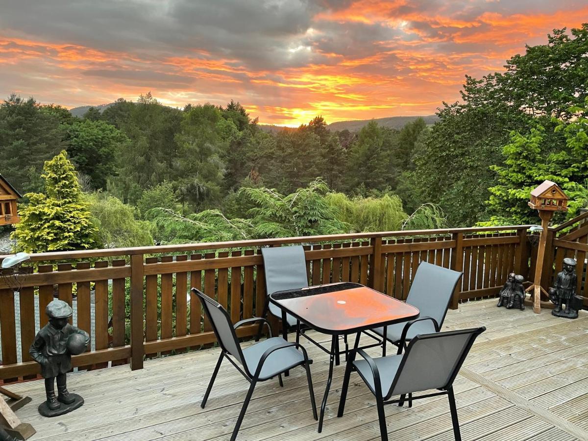 Beautiful 2 Bedroom Lodge With Stunning Views Blair Atholl Esterno foto