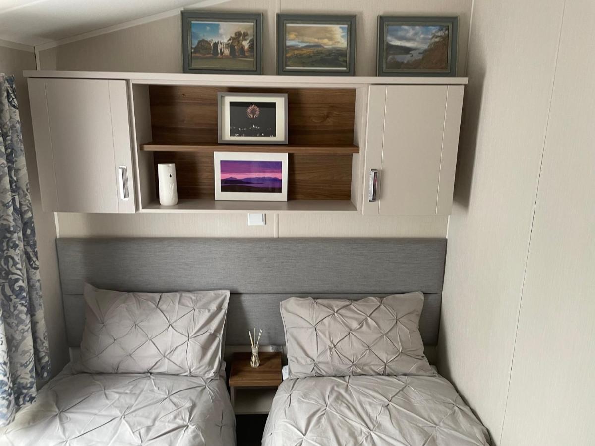 Beautiful 2 Bedroom Lodge With Stunning Views Blair Atholl Esterno foto