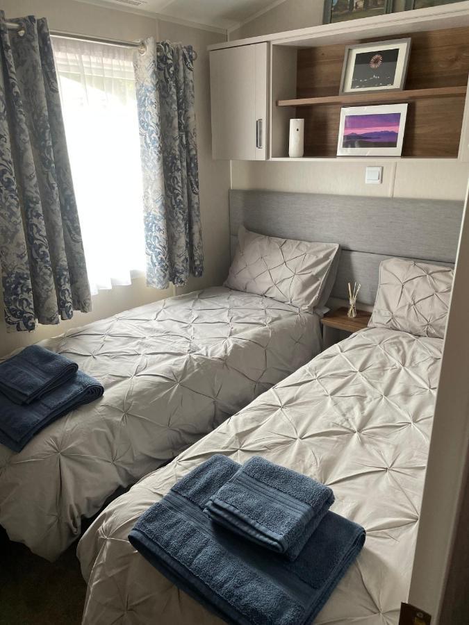 Beautiful 2 Bedroom Lodge With Stunning Views Blair Atholl Esterno foto