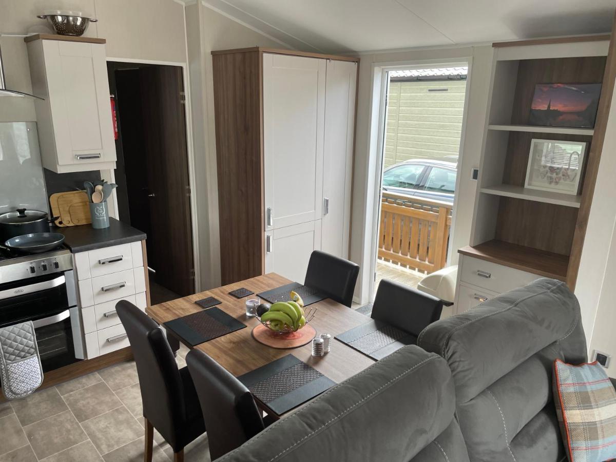 Beautiful 2 Bedroom Lodge With Stunning Views Blair Atholl Esterno foto