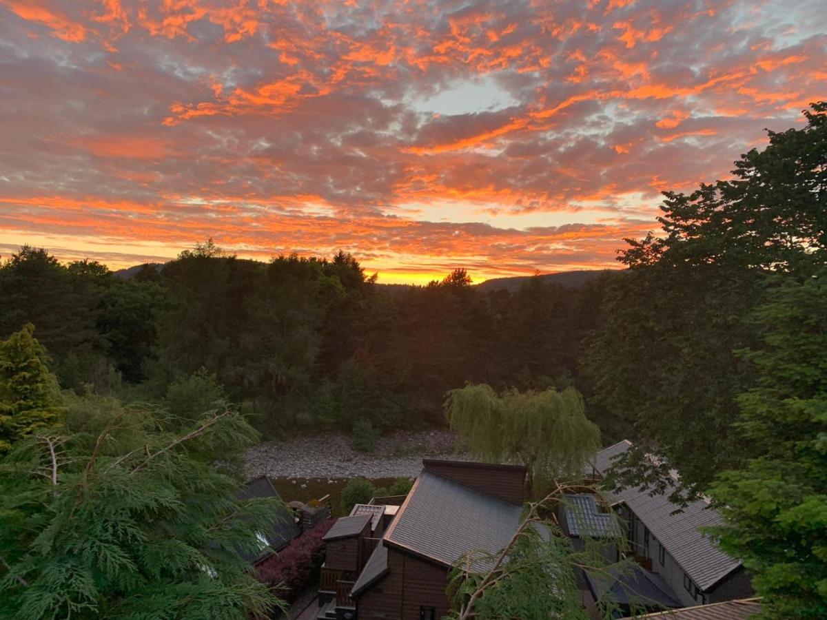 Beautiful 2 Bedroom Lodge With Stunning Views Blair Atholl Esterno foto