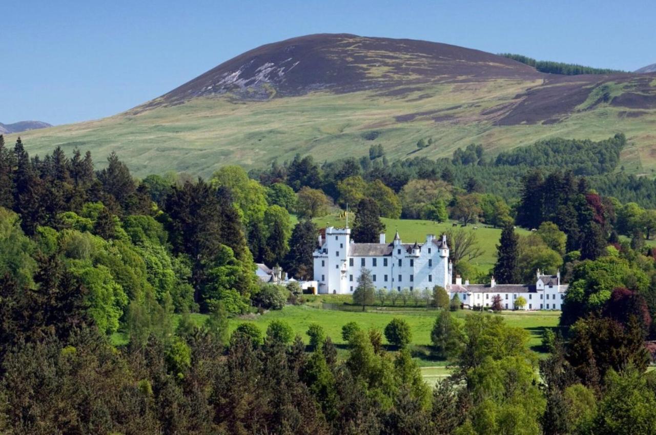 Beautiful 2 Bedroom Lodge With Stunning Views Blair Atholl Esterno foto