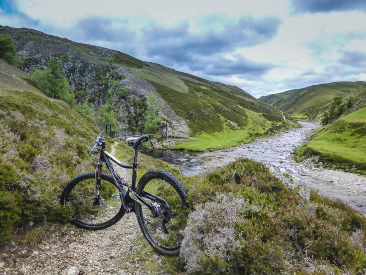 Beautiful 2 Bedroom Lodge With Stunning Views Blair Atholl Esterno foto
