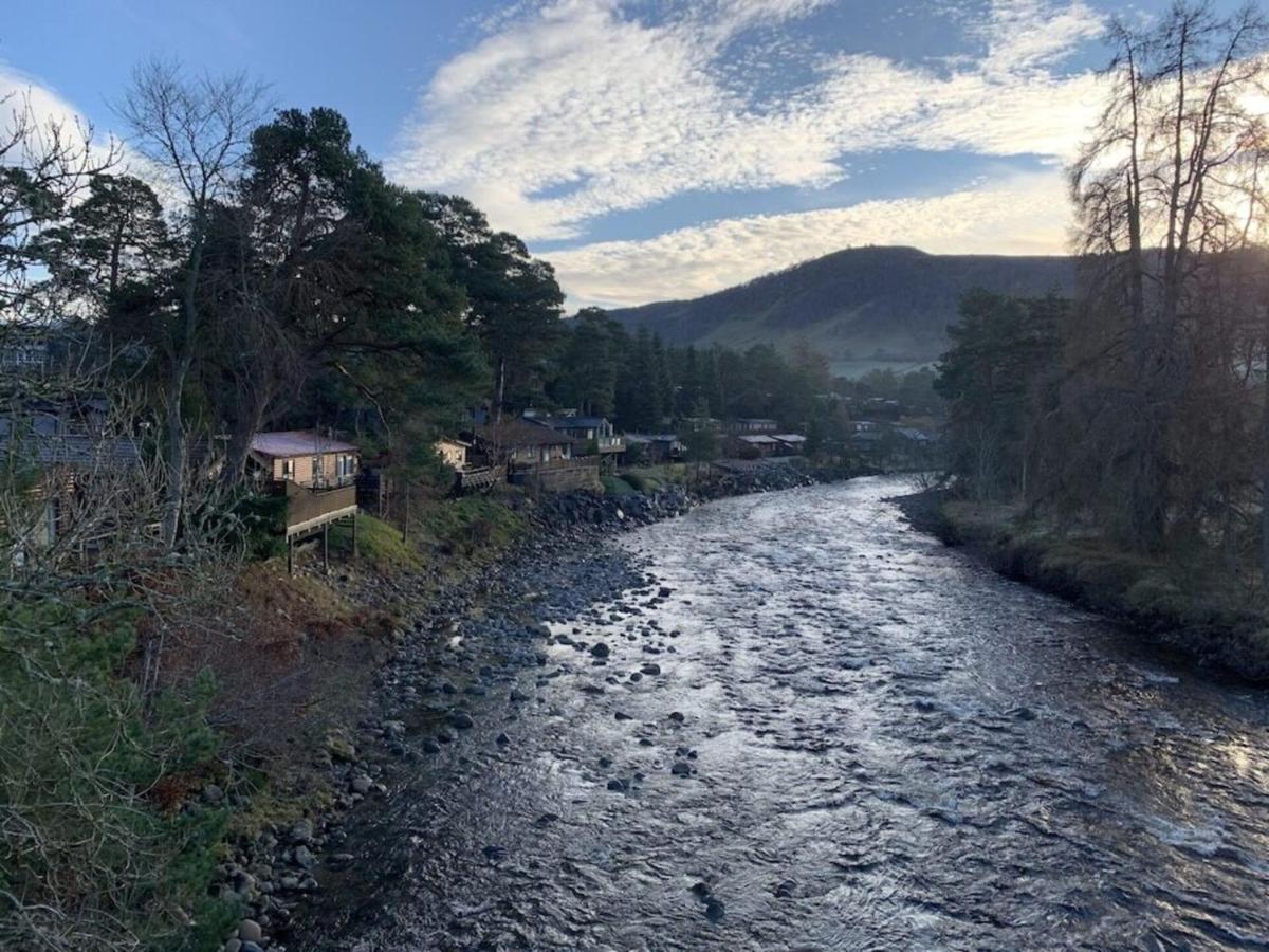 Beautiful 2 Bedroom Lodge With Stunning Views Blair Atholl Esterno foto