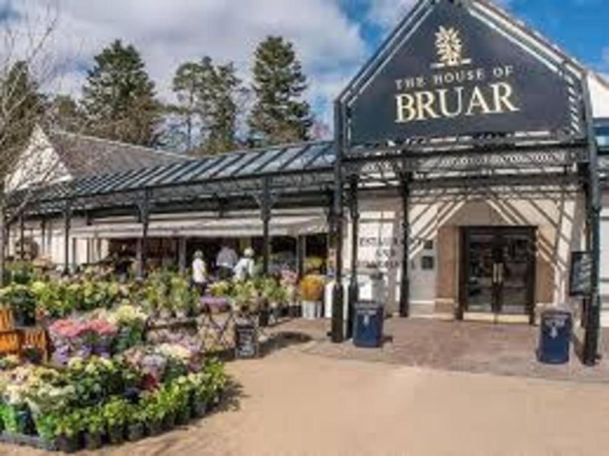 Beautiful 2 Bedroom Lodge With Stunning Views Blair Atholl Esterno foto