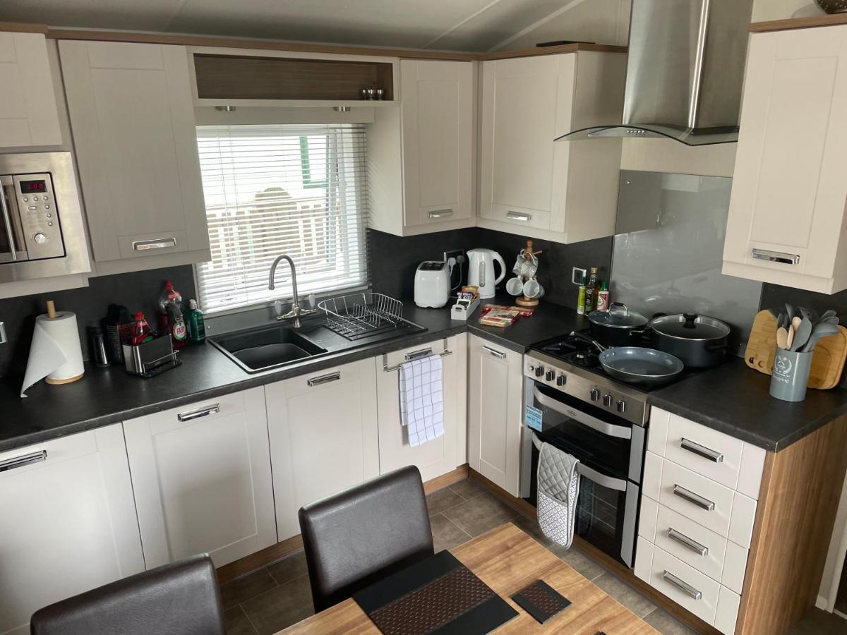 Beautiful 2 Bedroom Lodge With Stunning Views Blair Atholl Esterno foto